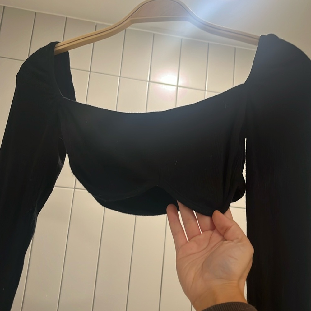 Black Cropped Long Sleeve perfect for a night out